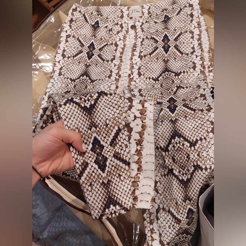 Capri pants snake print